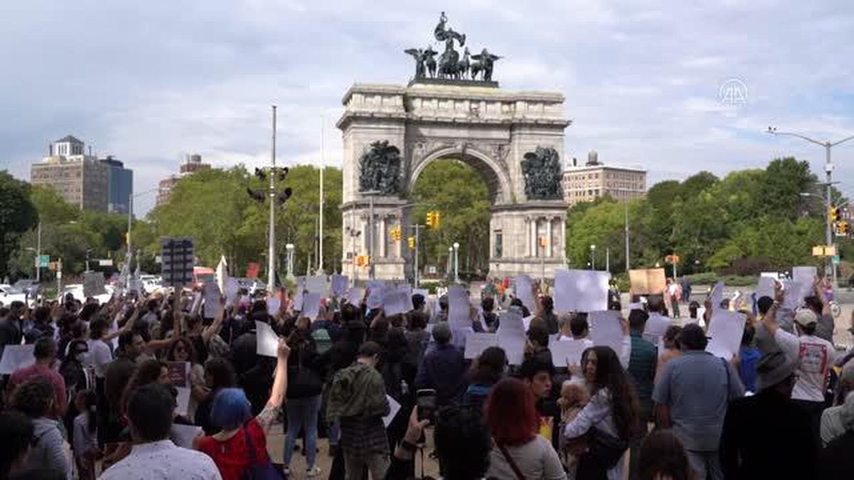Son Dakika | İranlı Mahsa Emini'nin ölümü protesto edildi