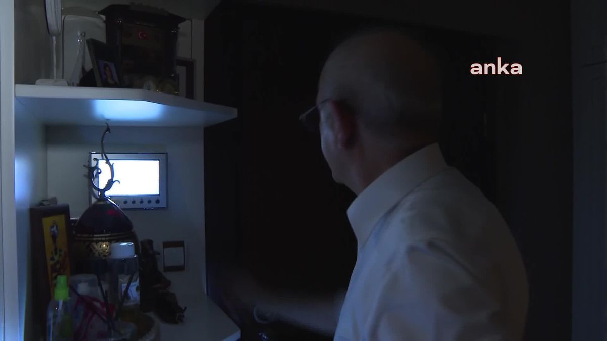 Kılıçdaroğlu'nun 'Elektrik Kesintisi' Süreci Kitaplaştırıldı: 'Birimiz Karanlıktayken Hiçbirimiz Aydınlıkta Değiliz'
