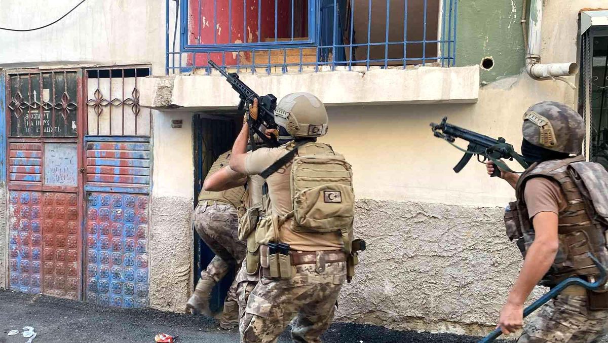 Mersin haberi... Mersin'de DEAŞ operasyonu: 8 gözaltı