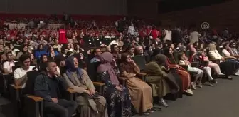 Bakan Kasapoğlu, Yunus Emre'nin 'Haktan Gelen Şerbeti' şiirini okudu