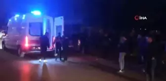 Kontrolden çıkan otomobil orta refüje çıkıp aydınlatma direğine çarptı