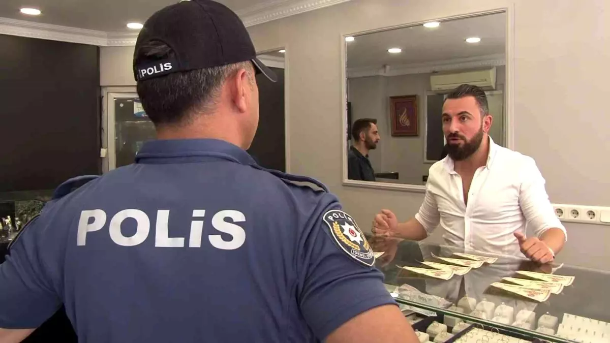 Maltepe'de sahte dolar satmaya çalışan şahıs suçüstü yakalandı