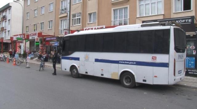 MHP Kartal İlçe Başkan Yardımcısı'na silahlı saldırı! Marketten çıkarken kafasına tek el ateş ettiler