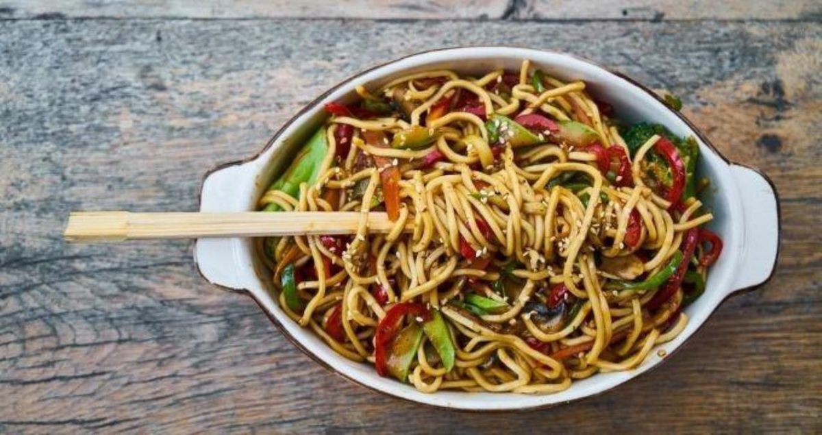 Noodle tarifi! Masterchef Singapur Noodle nedir, nasıl yapılır? Noodle için gerekli malzemeler nelerdir? Noodle hangi ülkeye ait?