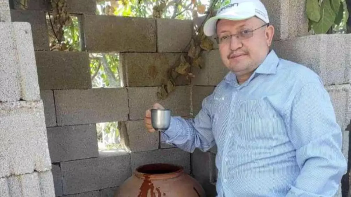 Osmanlı'dan bu yana devam eden gelenek! Yoldakilerin susuz kalmaması için küplere su koyuyorlar