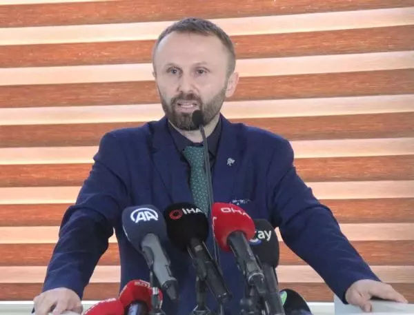 Üniversite hastanesini kontrol etmeye giden rektör serviste kilitli kaldı Üniversite hastanesini kontrol etmeye giden rektör serviste kilitli kaldı