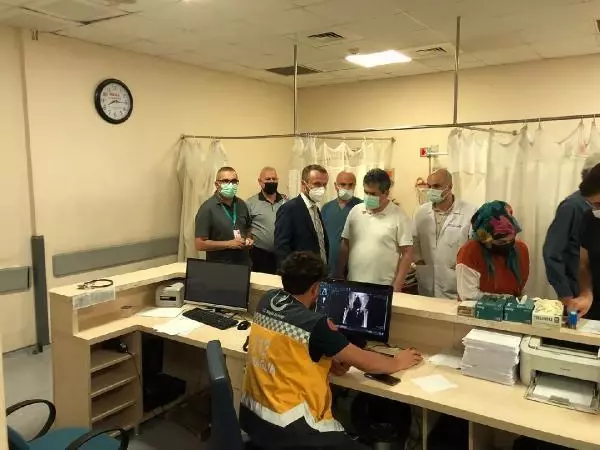 Üniversite hastanesini kontrol etmeye giden rektör serviste kilitli kaldı Üniversite hastanesini kontrol etmeye giden rektör serviste kilitli kaldı