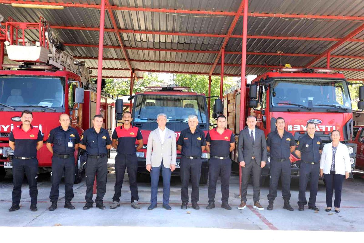 Muğla haberleri! Marmaris Belediye Başkanı Oktay'dan İtfaiye Grup Amirliğine Ziyaret
