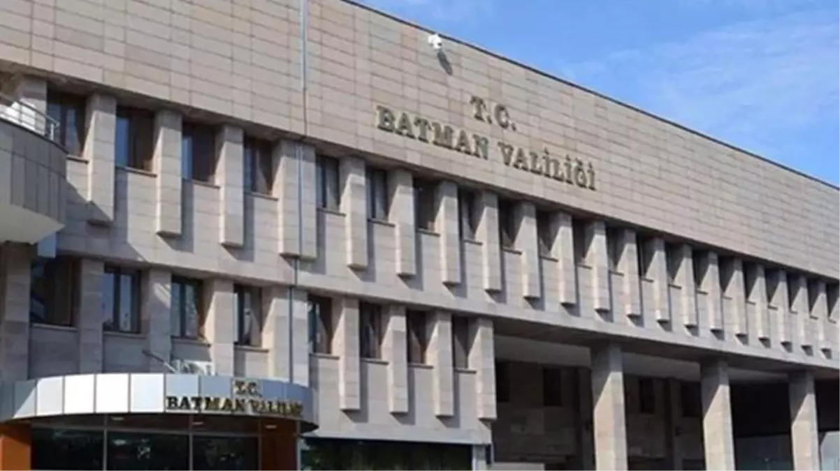 Batman Valiliği'ne parmaklıklardan atlayarak girmek isteyen kişi yakalandı