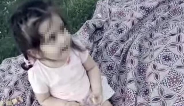 Cesedi derin dondurucuda bulunan Lina son yolculuğuna uğurlandı! Babası üşümesin diye hırkasını tabuta sardı