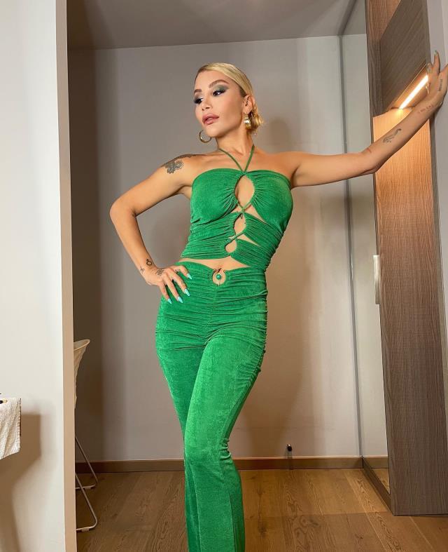 Elazığ'da vereceği konseri iptal edilen İrem Derici'den tepki: Ben siyasetler üstüyüm, sevenlerimle arama giremezsiniz