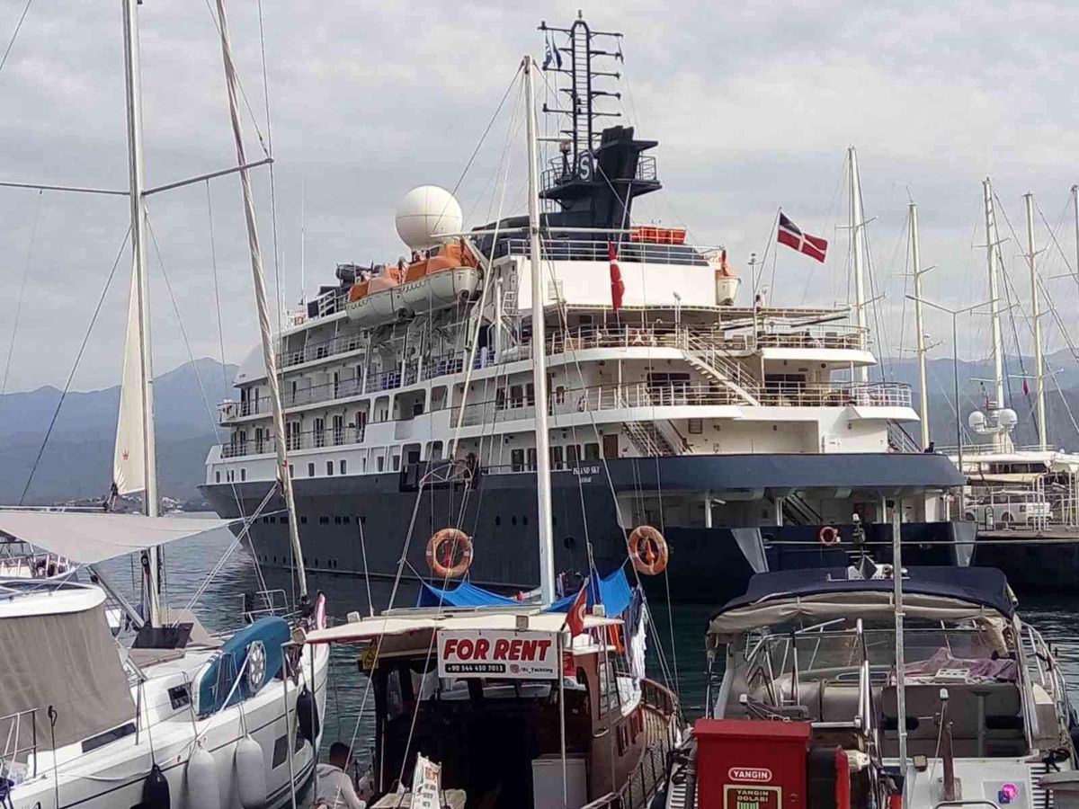 Muğla haberleri: Fethiye'ye gelen turistler esnafı sevindirdi