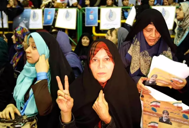 İran'ın eski Cumhurbaşkanı Rafsancani'nin kızından protestolara destek! Gözaltına alındı İran'ın eski Cumhurbaşkanı Rafsancani'nin kızından protestolara destek! Gözaltına alındı