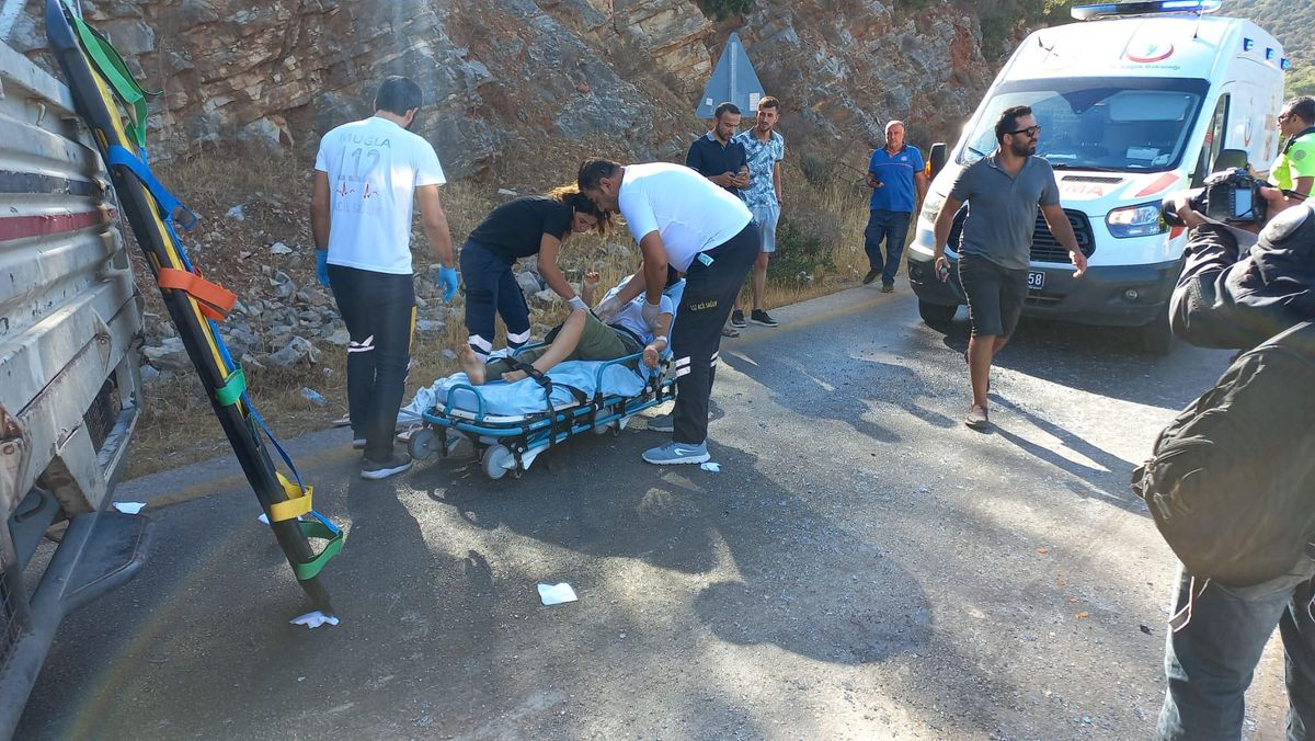 Son dakika haber... Muğla'daki trafik kazalarında 1'i ağır 4 kişi yaralandı