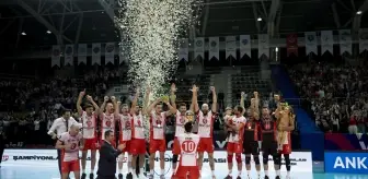 Spor Toto Şampiyonlar Kupası'nı kazanan Ziraat Bankkart, kupasını aldı