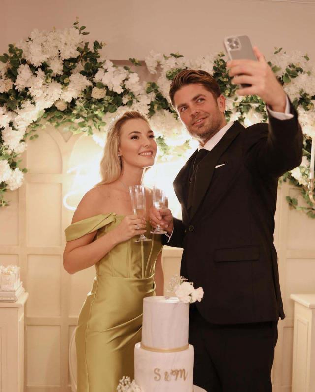 Aşklarıyla Survivor damga vuran Sude Burcu ve Mert Öcal çifti nişanlandı