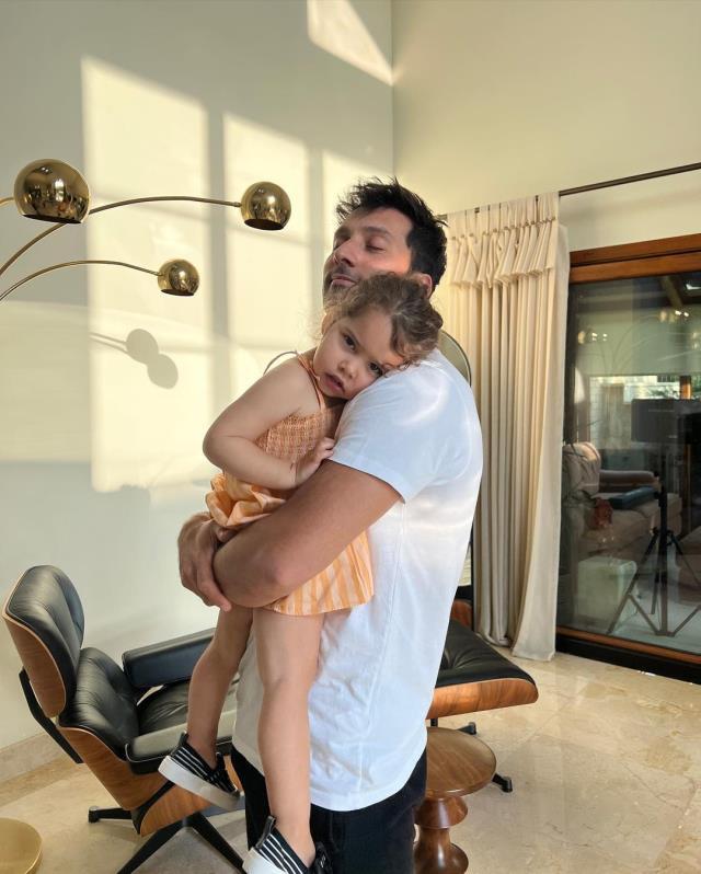 Caner Yıldırım, tedavi gören kızının görüntülerini paylaşan sayfalara ateş püskürdü: Şikayet edeceğiz Caner Yıldırım, tedavi gören kızının görüntülerini paylaşan sayfalara ateş püskürdü: Şikayet edeceğiz