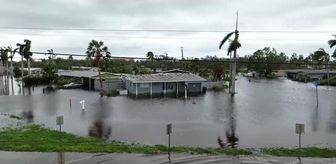 FORT MYERS - ABD'de etkili olan Ian kasırgası sel ve yıkıma yol açtı (2)