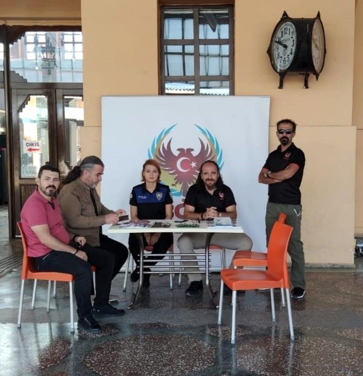 Malatya 3. sayfa haberleri | Malatya'da polislerden 'El Ele Güvenli Geleceğe' projesi