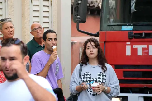 3. kata çıktı, dondurma yiyerek izleyenleri görünce 'Size inat atlamayacağım' dedi