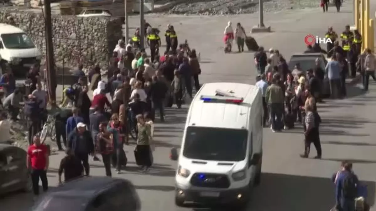Rusya-Gürcistan sınırındaki yoğunluk devam ediyorGürcistan muhalefeti: '200 binden fazla Rusya vatandaşı Gürcistan'a yerleşti'