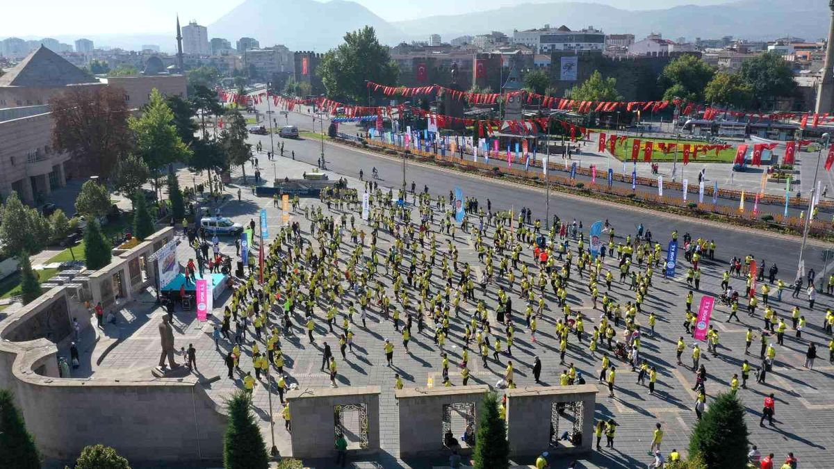 Kayseri haber: Uluslararası Kayseri Yarı Maratonu'na 120'si yabancı 6 bin 120 sporcu katılacak