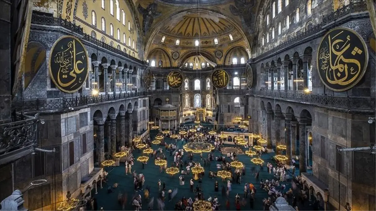 Ayasofya Camisi yeni imamı kim oldu? Prof. Dr. Mehmet Emin Ay kimdir?