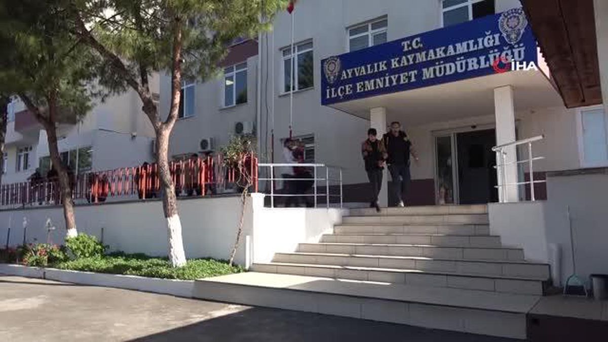 Şanlıurfa 3. sayfa haberi: Ayvalık'ta yaşlı kadını telefonla dolandıran şahıslar Şanlıurfa'da yakalandı