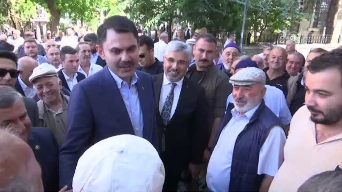 Bakan Kurum, ziyaretlerde bulundu