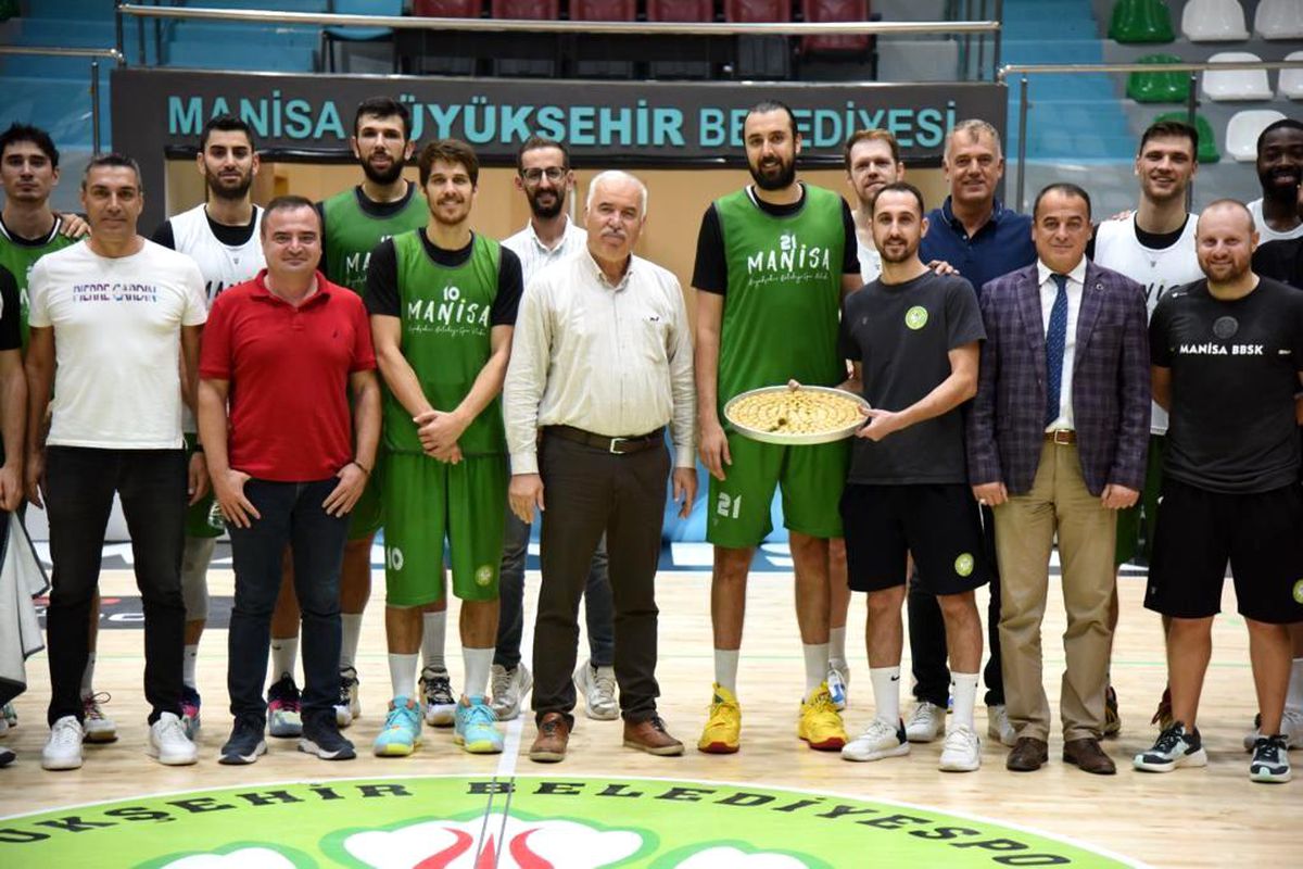Başkan Güzgülü'den 'Potanın Tarzanları'na tatlı ziyaret