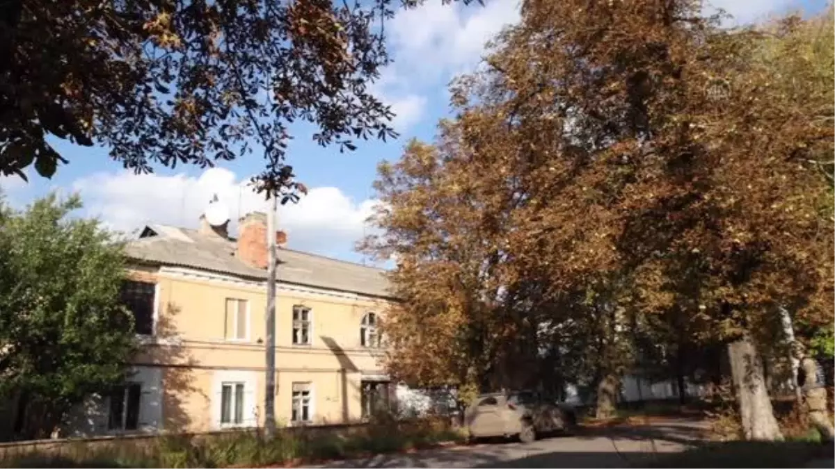 Cephe hattındaki Krasnohorivka sakinleri çatışmalar nedeniyle sığınaklarda yaşıyor