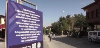 Eskişehir gündem haberi | ESKİŞEHİR - Tarihi Odunpazarı Bölgesi'ndeki esnaf ve vatandaş trafiğe kapatılan caddenin tek yönlü açılmasını istiyor