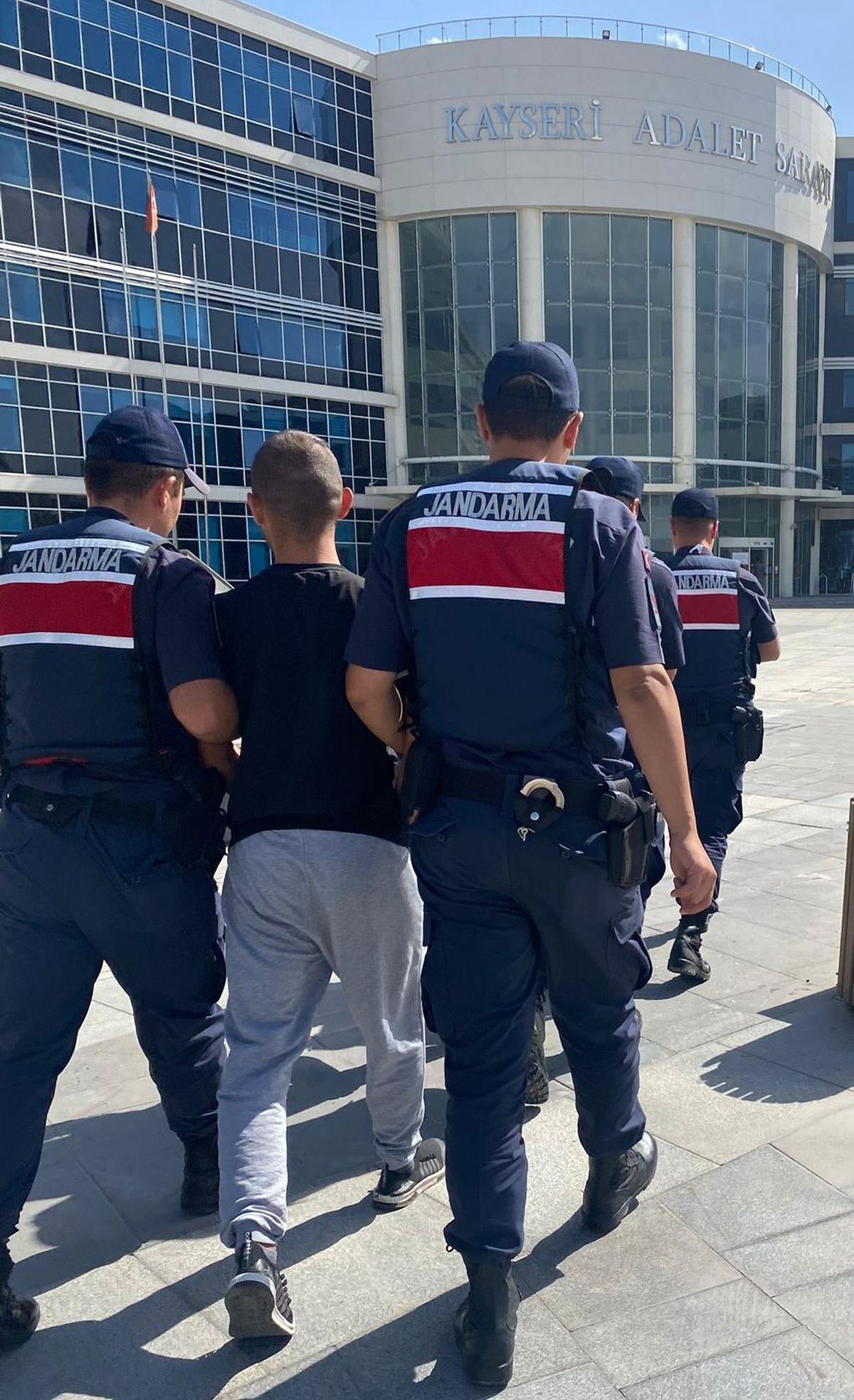 Kayseri haberi... Kayseri'de 3 hırsızlık şüphelisi tutuklandı