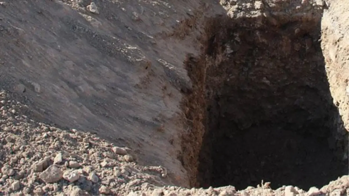 Ölen kedisini toprağa gömdü, 2 saat sonra yaşadıkları nedeniyle başından aşağı kaynar sular döküldü