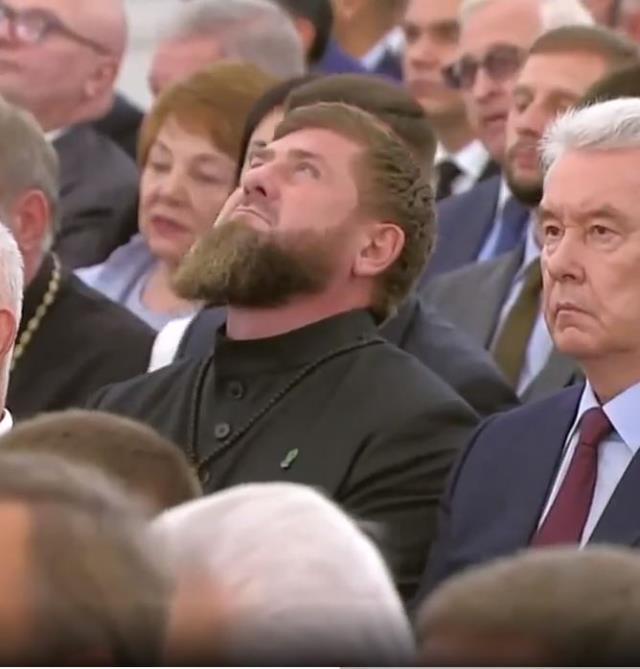 Putin'in konuşmasına Çeçenistan lideri Kadirov'un gözyaşları damga vurdu