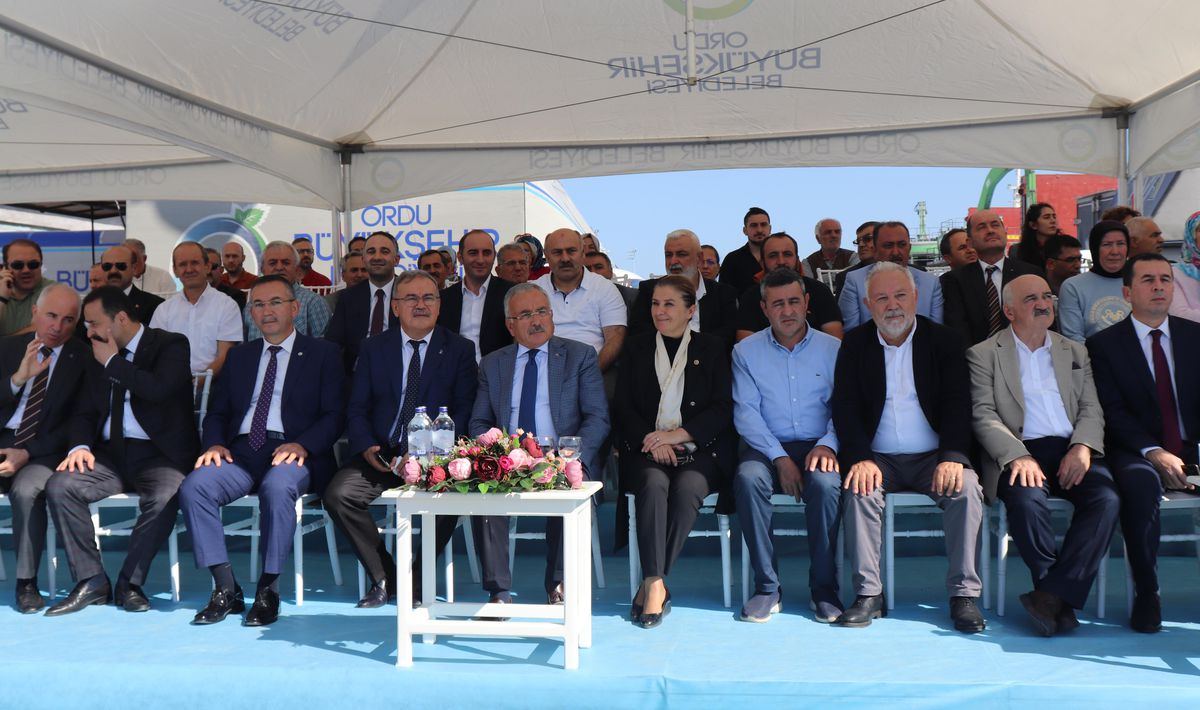 Ordu haber... Ünye Limanı'ndan Rusya'ya Ro-Ro gemisiyle ilk sebze ve meyve ihracatı gerçekleştirildi