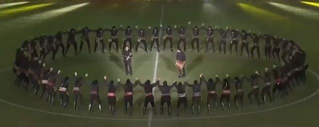 AEK Atina yeni stadına Ayasofya adını verdi! Yunanlılar açılışta kemençe eşliğinde horon tepti