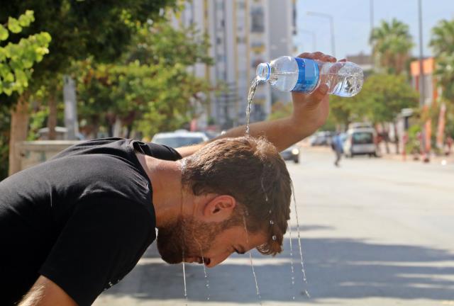 Antalya'da Afrika sıcakları! Termometreler 45 dereceyi gördü