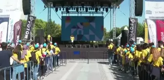 Bakan Ersoy, Beyoğlu Kültür Yolu Festivali'nde bir dizi sergiyi ziyaret etti (2)