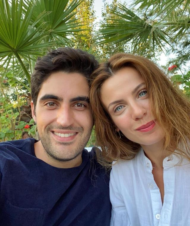 Karnındaki şişlik kafa karıştırdı! Oyuncu Başak Parlak, hamilelik sorularını cevapsız bıraktı Karnındaki şişlik kafa karıştırdı! Oyuncu Başak Parlak, hamilelik sorularını cevapsız bıraktı