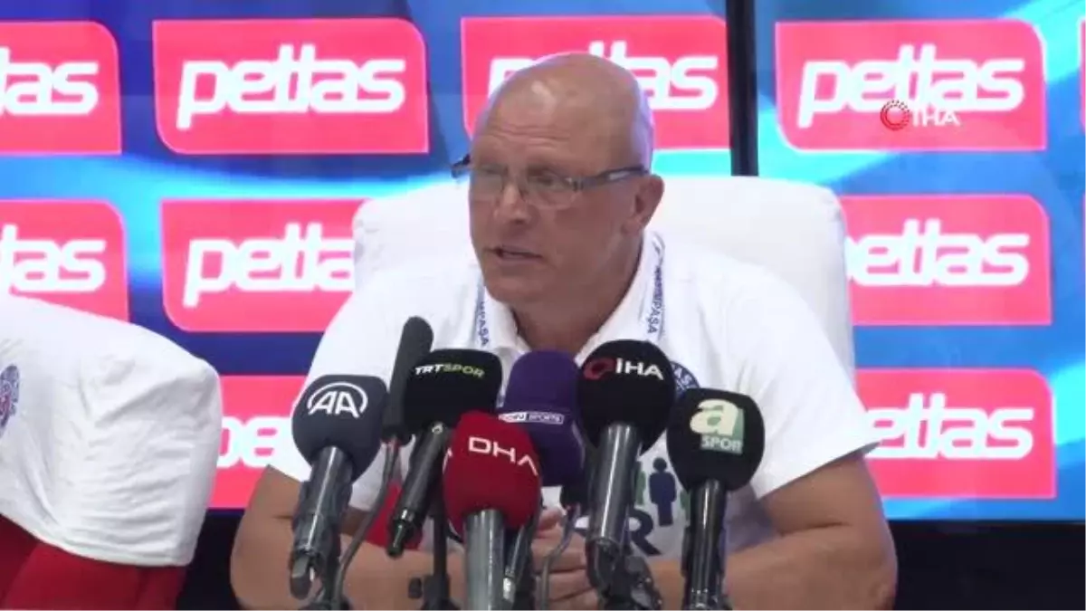 Necati Erkmen: 'Futbolcularımızı tebrik ediyorum'