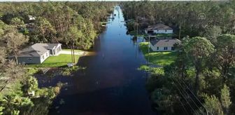 NORTH PORT - ABD'nin Florida eyaletinde Ian Kasırgası nedeniyle mahsur kalan yüzlerce kişi kurtarılmayı bekliyor