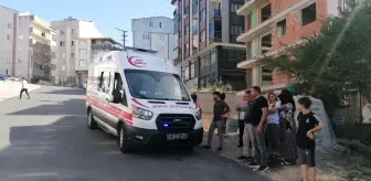 Sıva yapan işçi 3 metre yükseklikten düştü