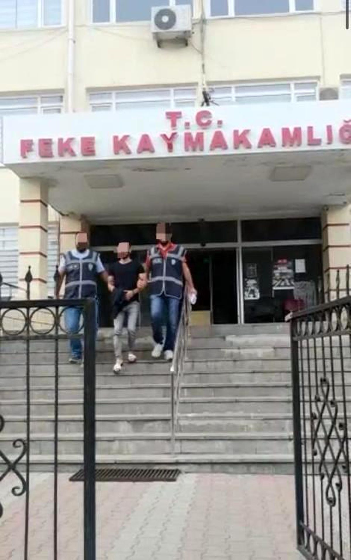 Son dakika haberi... Uyuşturucu satmaya çalışan zanlı tutuklandı