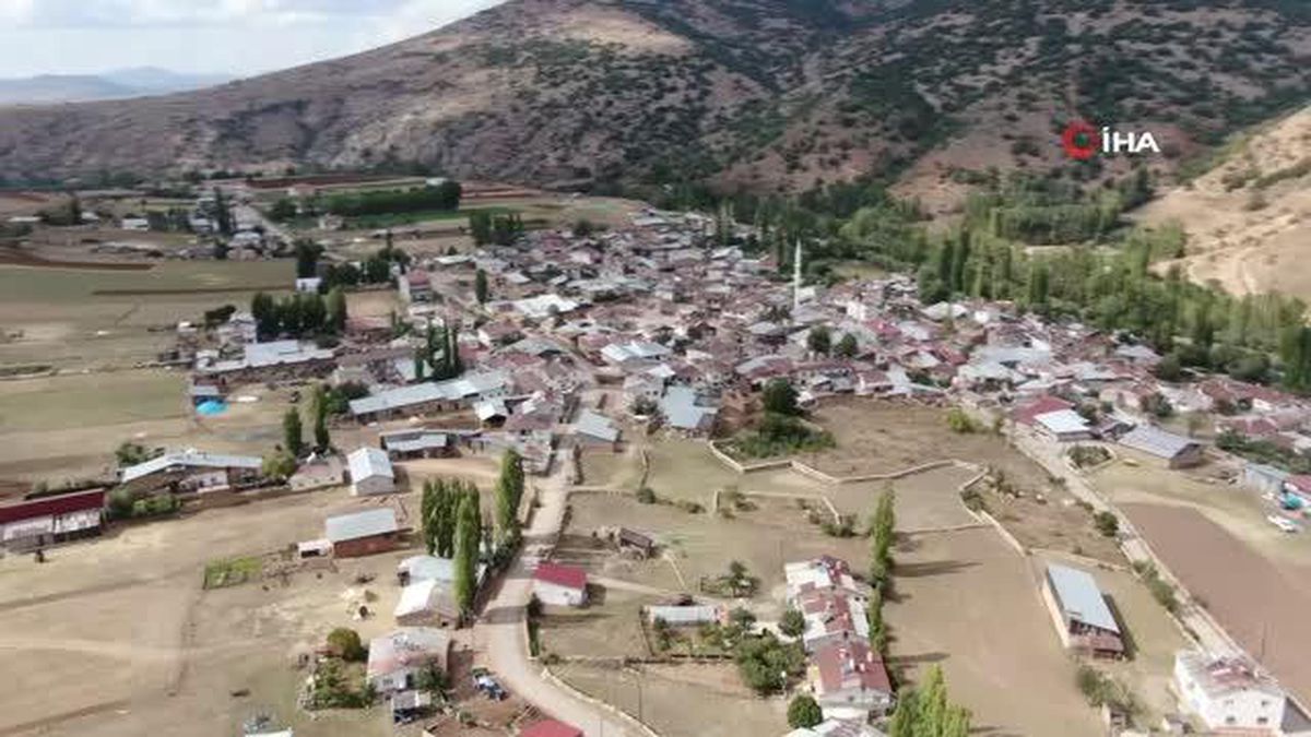 'Z yokuşu' köylüyü canından bezdirdi... Vatandaşlar, yol yapılmadığı sürece oy kullanmayacaklarını söyledi