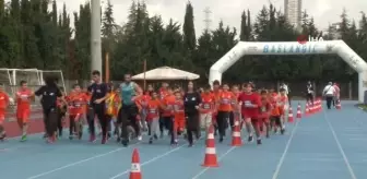 Başakşehir'de çocuk maratonu; 5 bin çocuk koşarak gönüllerince eğlendi