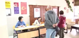 Bulgaristan çifte vatandaşları erken genel seçim için sandık başında
