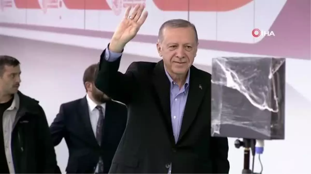 Cumhurbaşkanı Erdoğan: 'Yeni nesillere üzerinde Türkiye yüzyılı inşa edebilecekleri güçlü bir Türkiye bırakıyoruz.