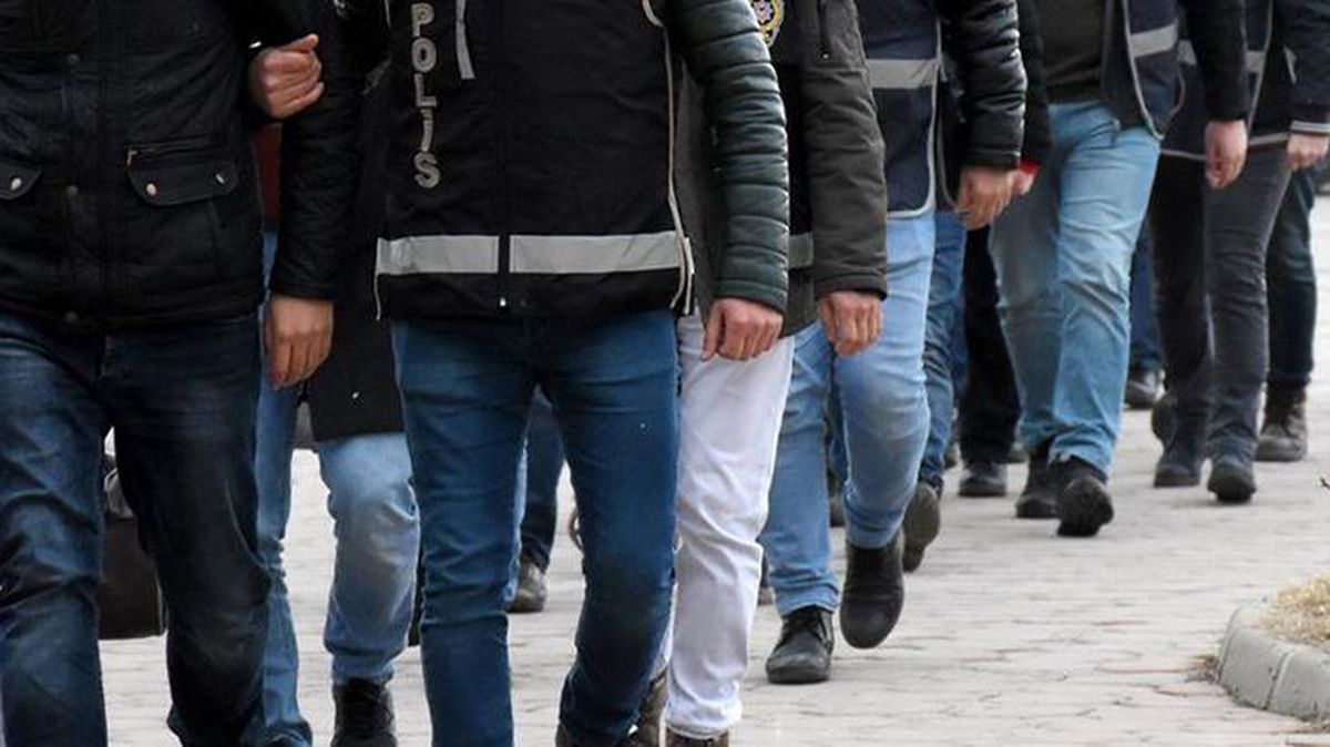Son Dakika! Suriye'de 11'i DEAŞ, 4'ü PKK'lı 15 terörist yakalanarak tutuklandı