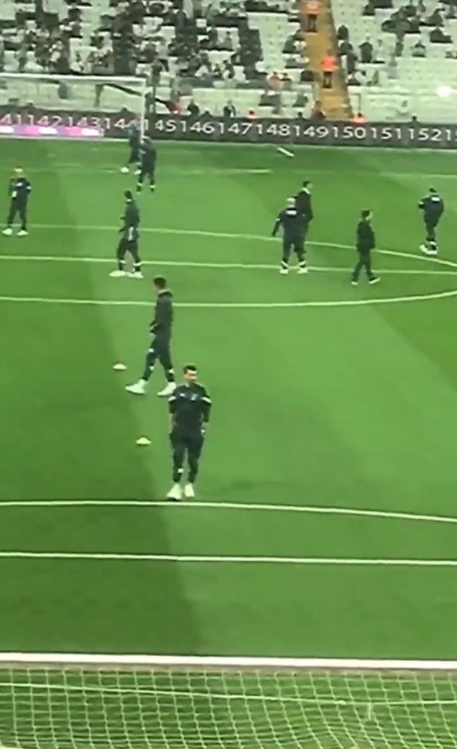 Vodafone Park'ta maç öncesi Mert Hakan'a büyük tepki